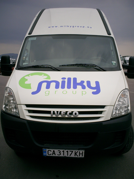 Брандиране на автомобили с фирмени надписи